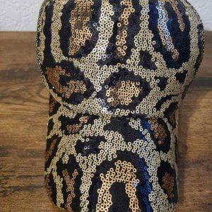 Beautiful Cap!! Sequin Cap in Black & Gold. Very Sparkly. NWOT.